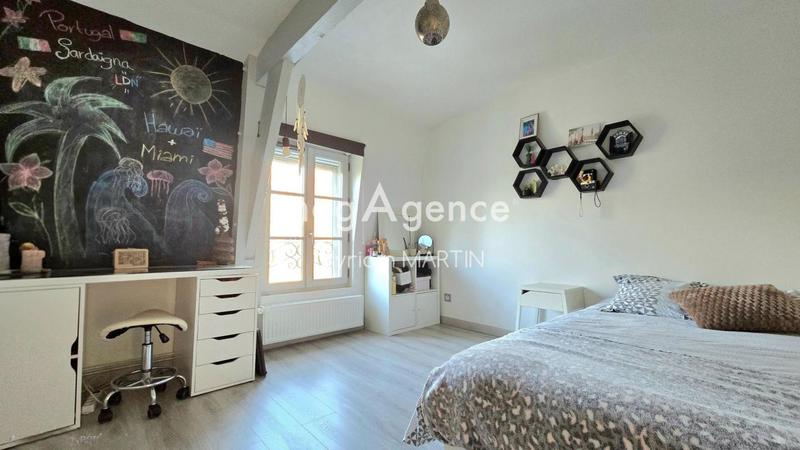 Maison - 232 m² - 9 pièces