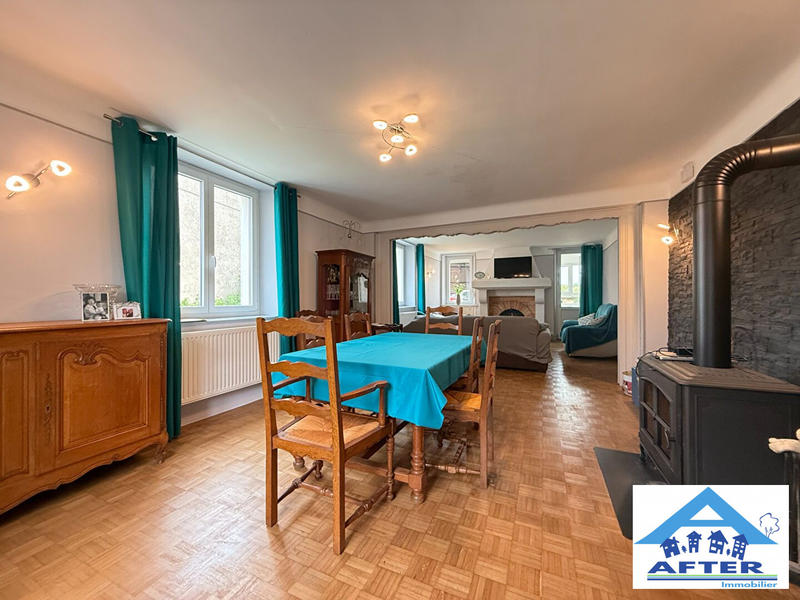 Maison - 237 m² - 8 pièces