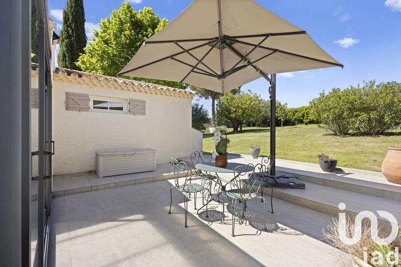 Maison - 220 m² - 5 pièces