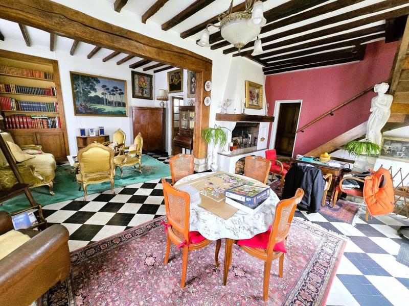 Maison - 236 m² - 7 pièces