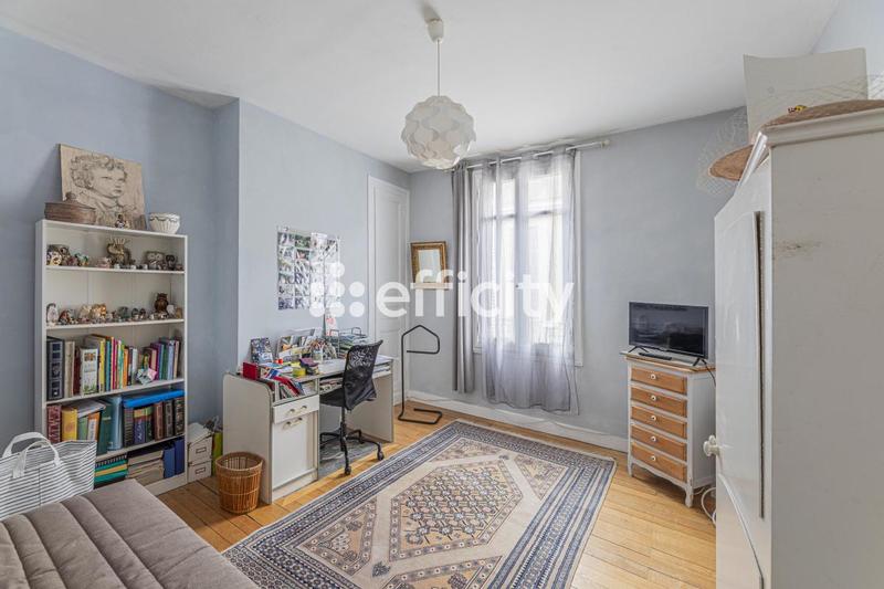 Maison - 143 m² - 7 pièces