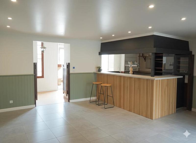 Maison - 180 m² - 7 pièces