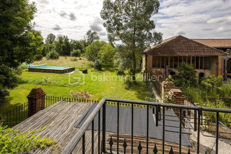 Maison - 400 m² - 10 pièces