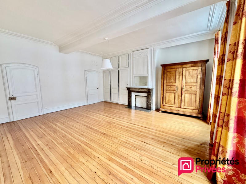 Maison - 367 m² - 10 pièces