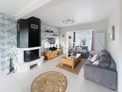 Maison - 236 m² - 8 pièces