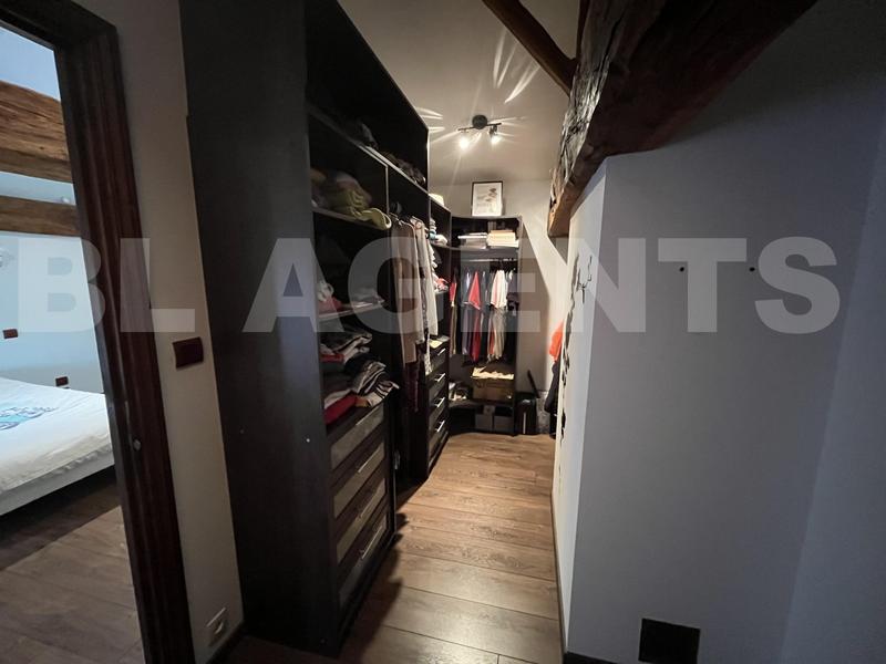 Maison - 270 m² - 10 pièces