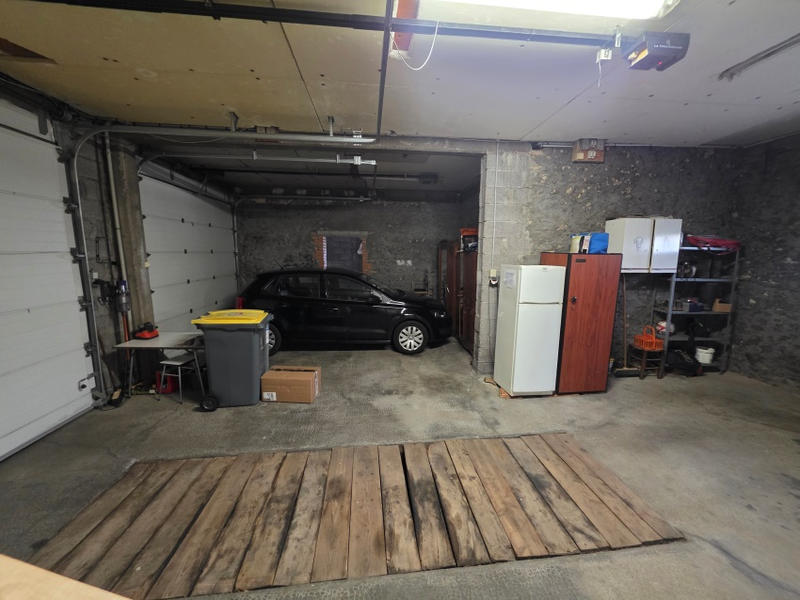 Propriété - 213 m² - 8 pièces