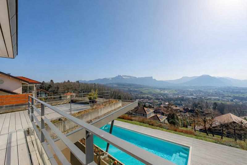 Villa - 220 m² - 6 pièces