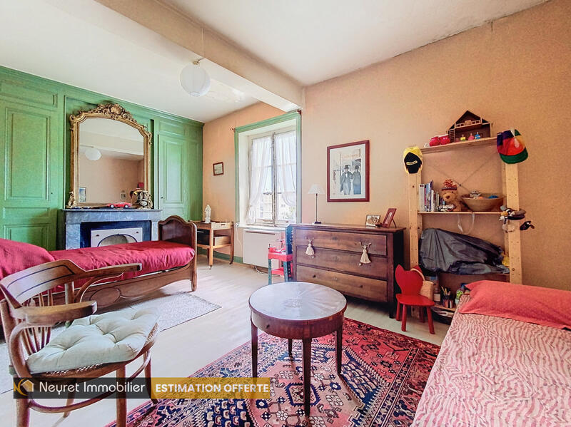 Maison - 212 m² - 6 pièces