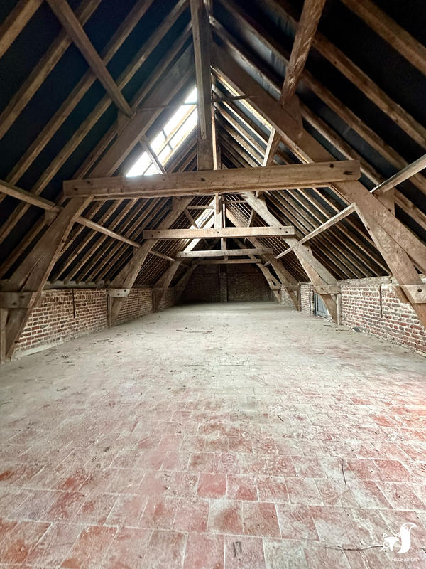 Ferme - 1 280 m² - 5 pièces