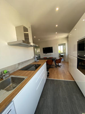 Chambre - 102 m² - 6 pièces