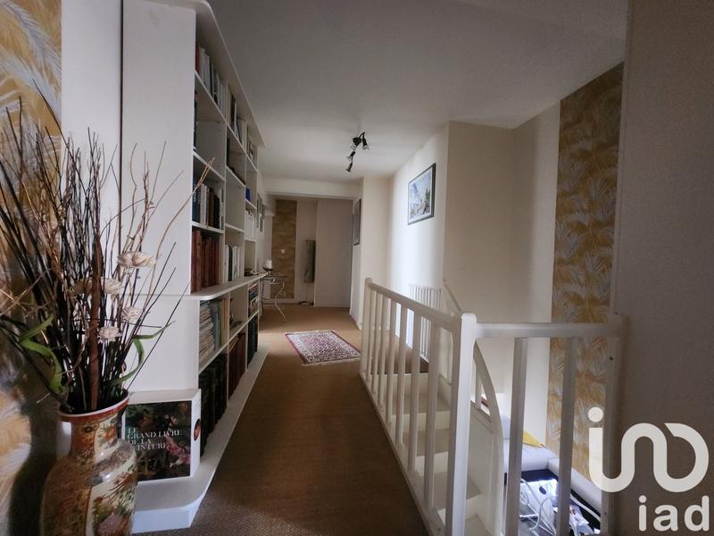 Maison - 243 m² - 8 pièces