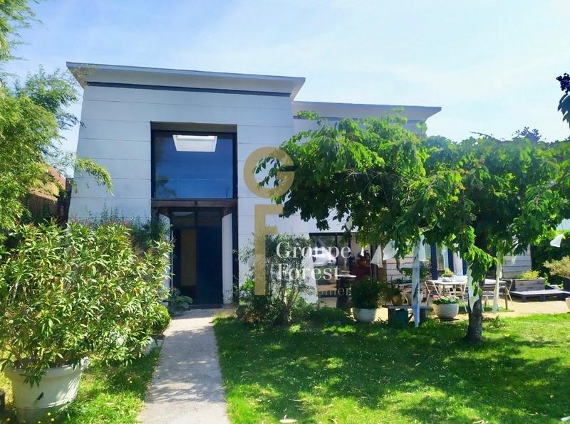 Maison - 394 m² - 9 pièces