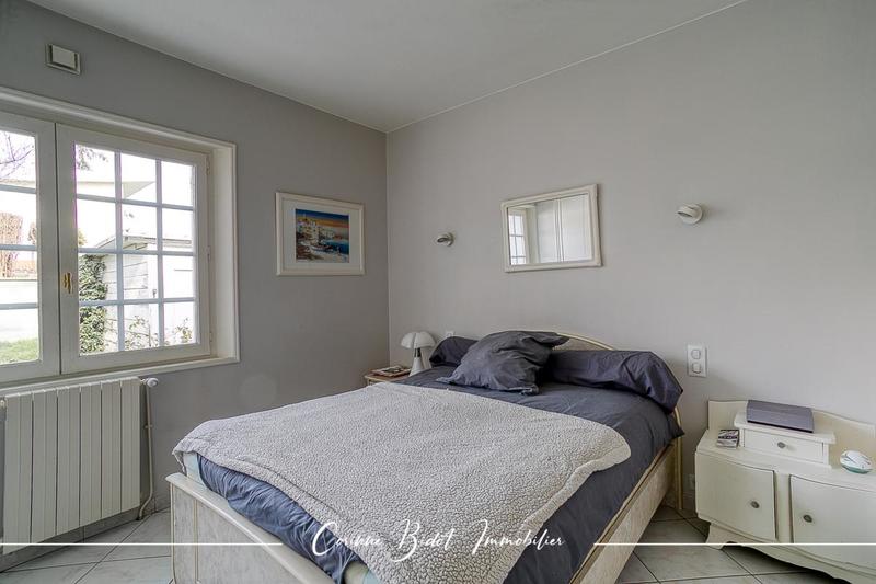 Villa - 320 m² - 8 pièces