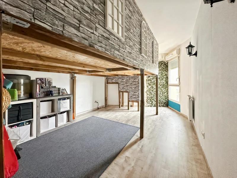 Appartement - 77 m² - 4 pièces