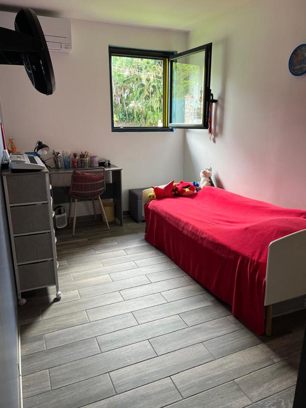 Villa - 90 m² - 5 pièces