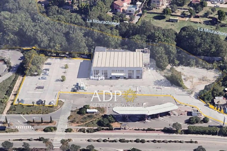 Local commercial - 1 481 m²