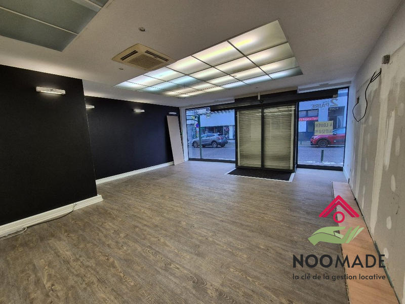Local commercial - 135 m² - 3 pièces