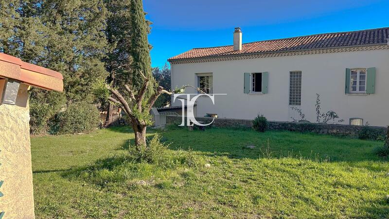 Maison - 171 m² - 8 pièces