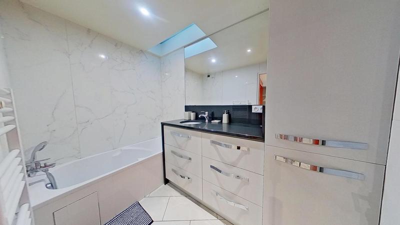 Appartement - 124 m² - 6 pièces