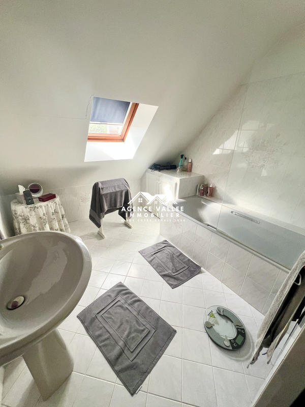 Maison traditionnelle - 160 m² - 6 pièces