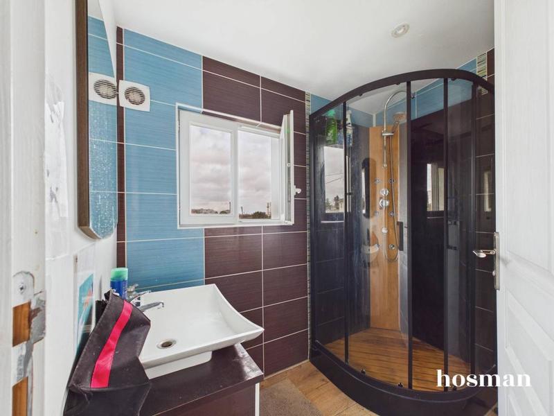 Maison - 220 m² - 10 pièces