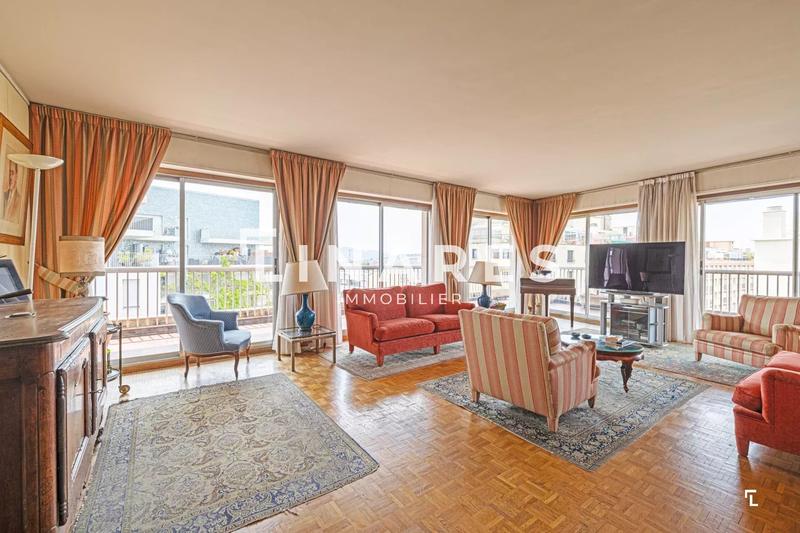 Appartement - 178 m² - 8 pièces