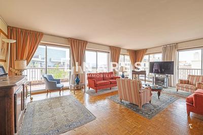 Appartement - 178 m² - 8 pièces