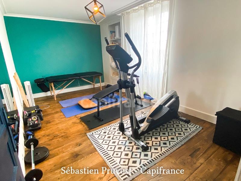 Maison de maîtres - 300 m² - 9 pièces