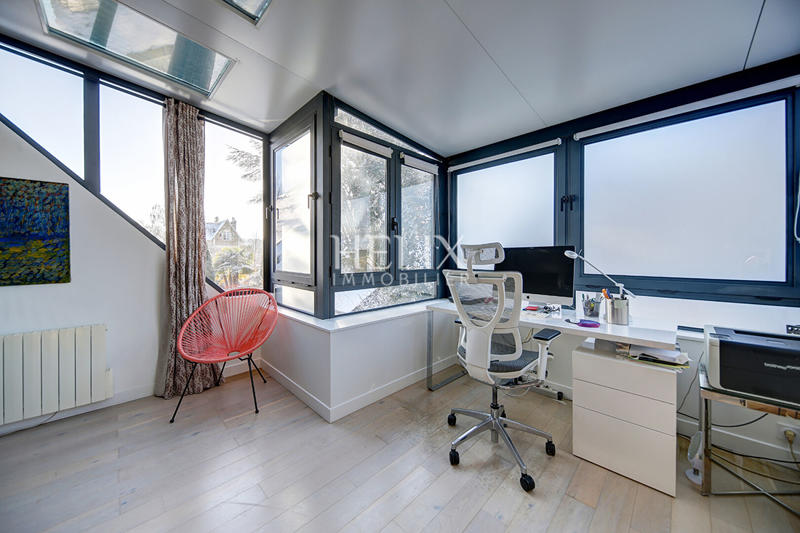 Maison - 236 m² - 9 pièces