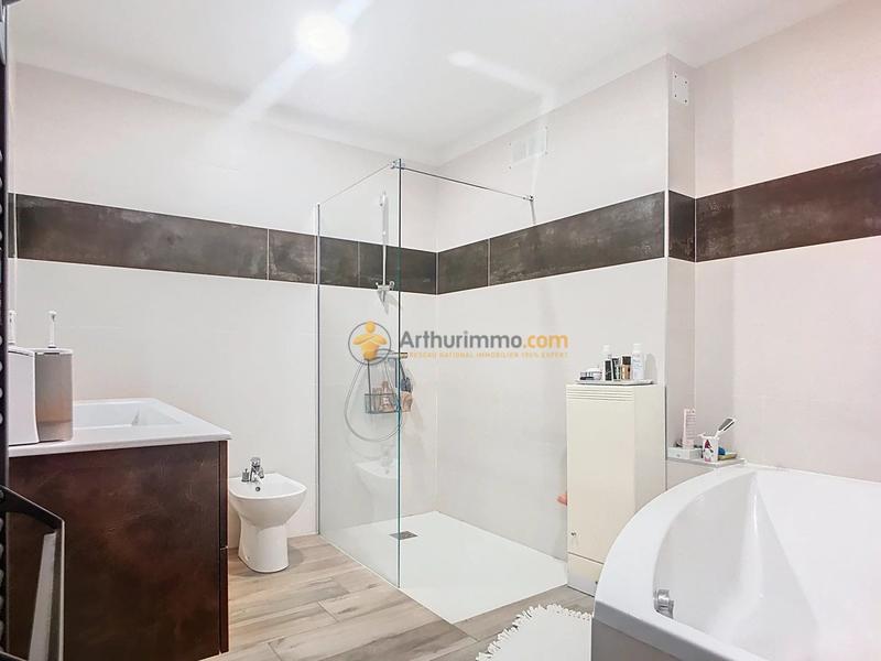 Appartement - 80 m² - 3 pièces