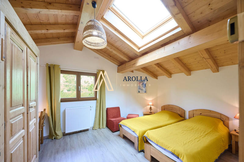 Châlet - 186 m² - 7 pièces