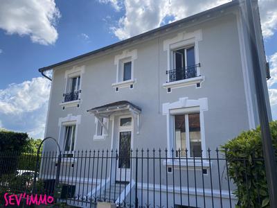 Maison - 183 m² - 7 pièces