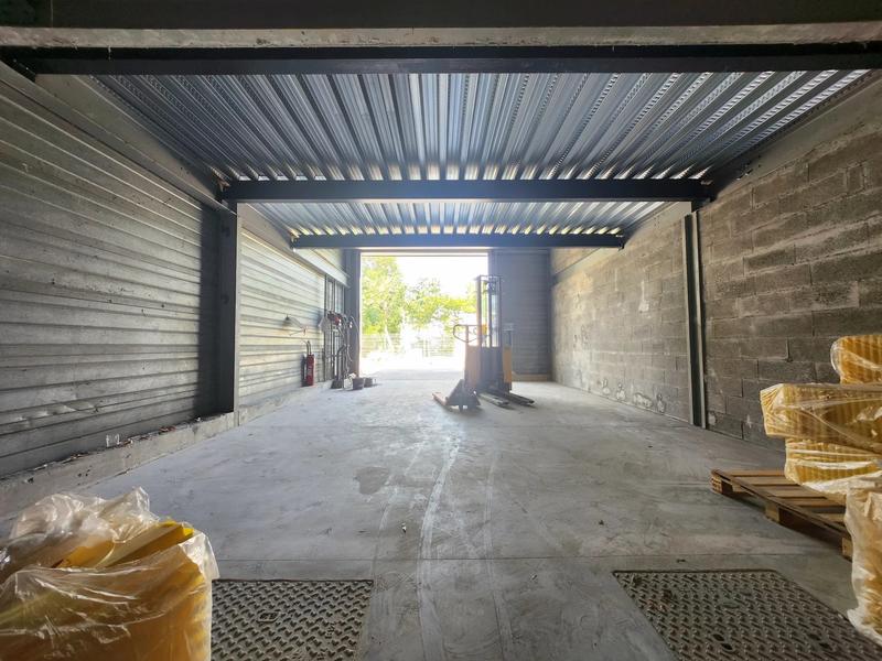 Local commercial - 100 m² - 2 pièces