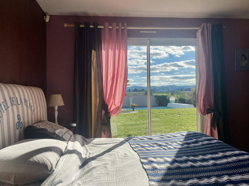 Maison - 220 m² - 8 pièces