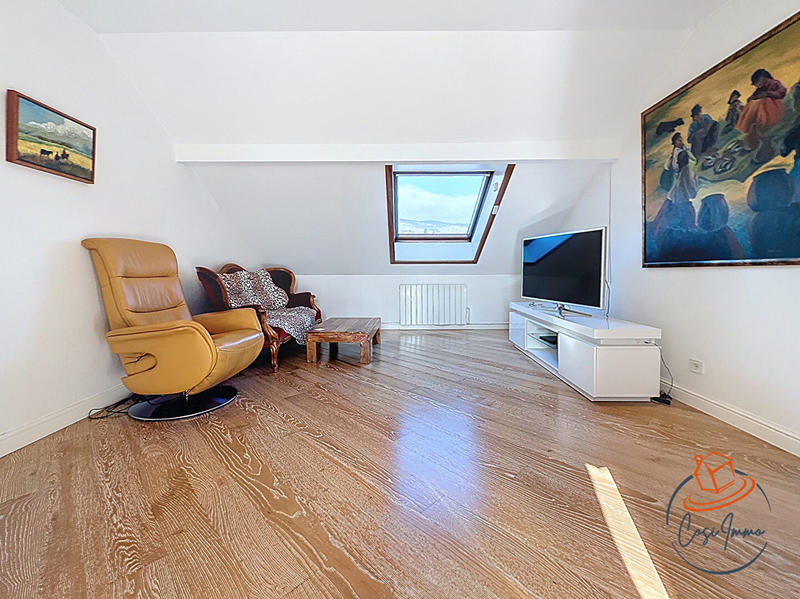 Appartement - 200 m² - 5 pièces