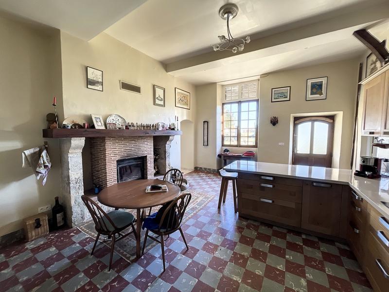 Château - 400 m² - 10 pièces