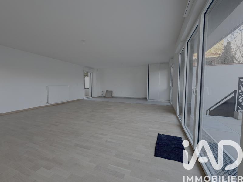 Appartement - 99 m² - 4 pièces