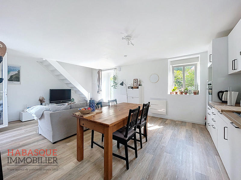 Maison - 77 m² - 6 pièces