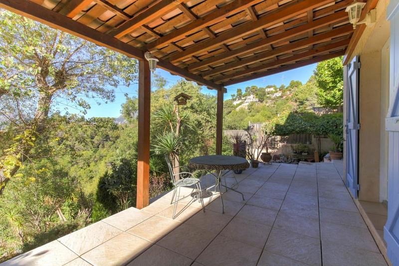 Villa - 180 m² - 6 pièces