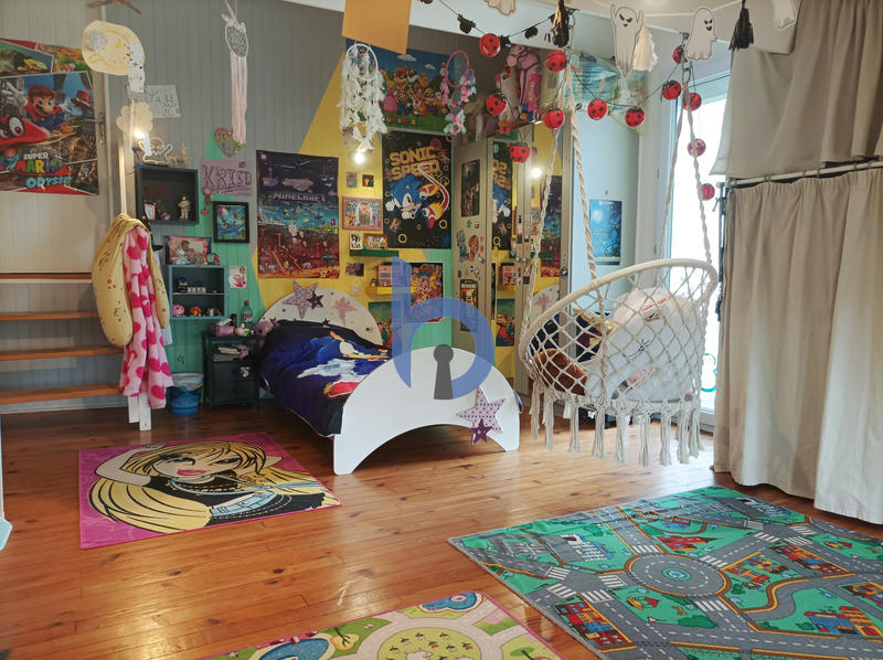 Maison - 192 m² - 6 pièces