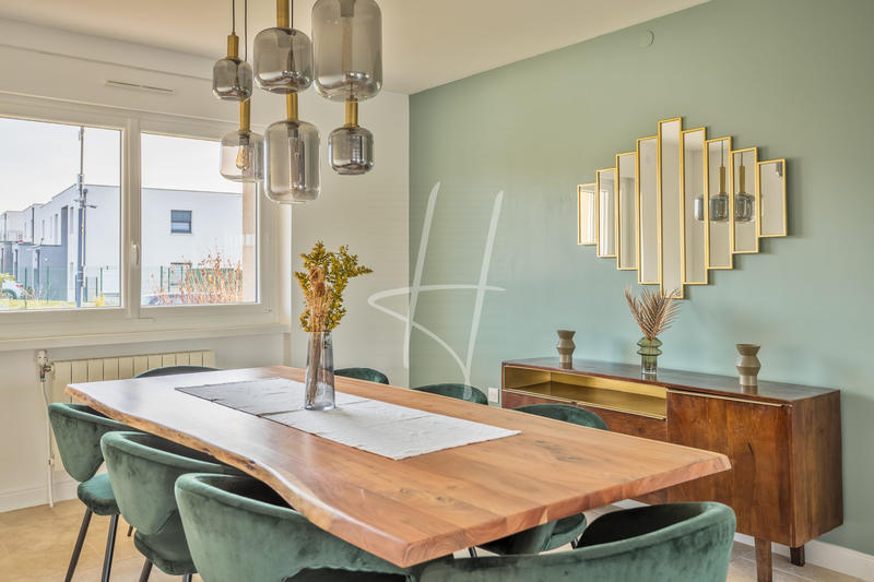 Maison - 200 m² - 7 pièces