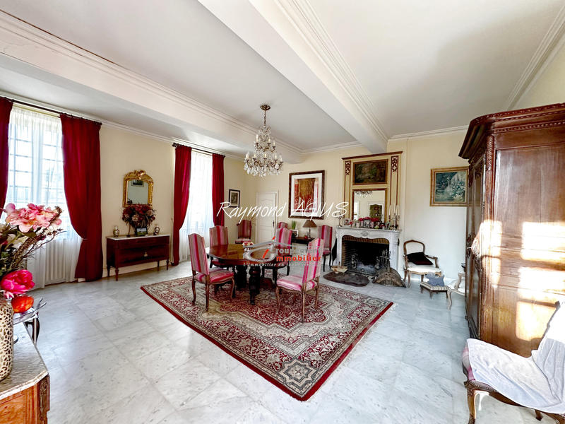 Maison - 510 m² - 11 pièces