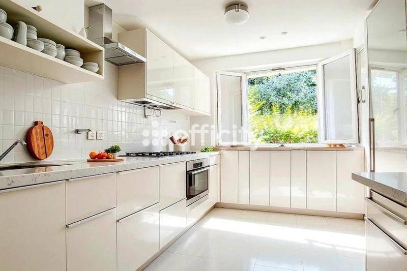 Maison - 98 m² - 5 pièces