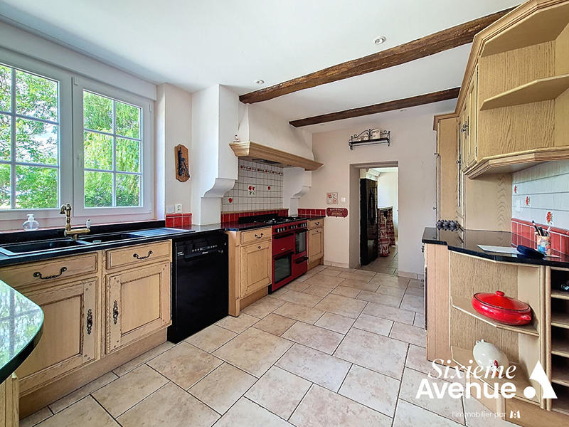 Maison - 265 m² - 6 pièces