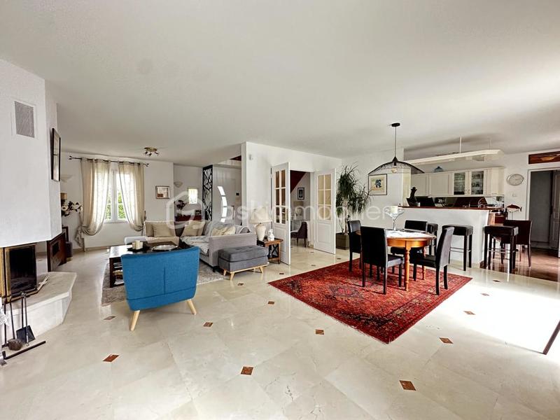 Maison traditionnelle - 170 m² - 6 pièces