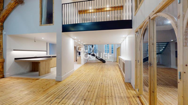 Appartement - 249 m² - 5 pièces