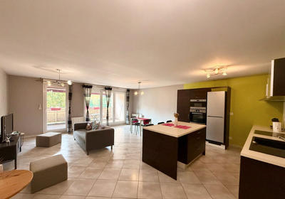 Appartement - 80 m² - 3 pièces