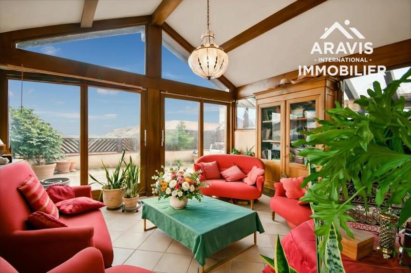 Maison - 266 m² - 8 pièces