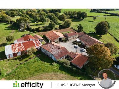 Corps de ferme - 1 376 m² - 5 pièces